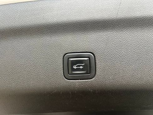 Certified 2021 GMC Yukon SLT AWD/4WD image 9