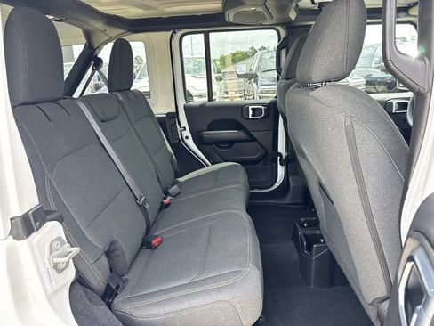 Used 2024 Jeep Wrangler Unlimited Sahara AWD/4WD image 13