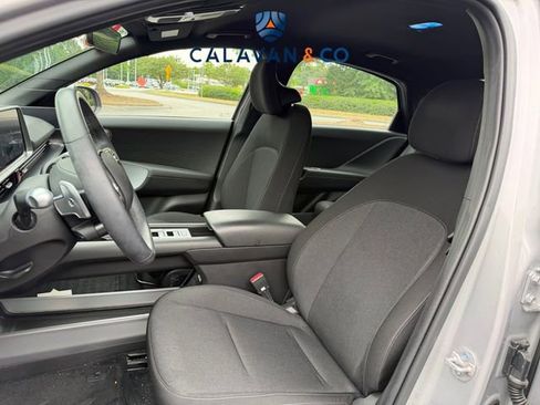 Used 2024 Hyundai Ioniq 6 SE RWD image 5