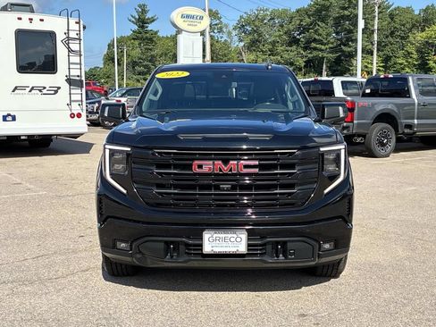 Used 2022 GMC Sierra 1500 Elevation w/ Elevation Premium Package AWD/4WD image 2