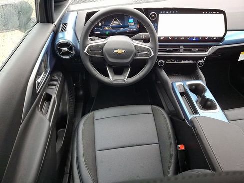 New 2026 Chevrolet Equinox EV LT AWD/4WD image 8