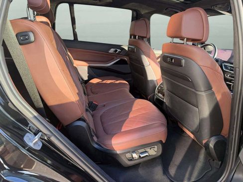 Used 2023 BMW X7 xDrive40i w/ Executive Package image 37