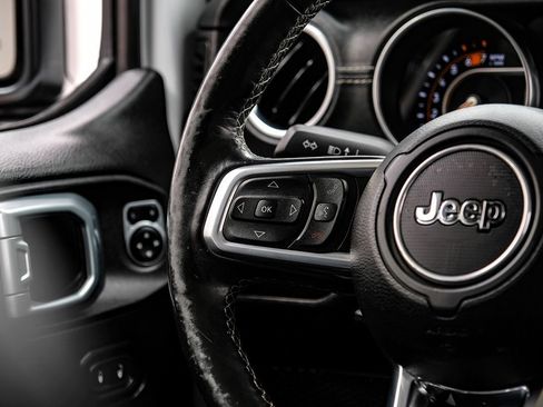 Used 2020 Jeep Wrangler Unlimited Sahara AWD/4WD image 15