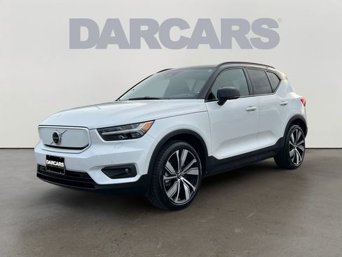 Used 2021 Volvo XC40 P8 Recharge w/ Advanced Package image 3