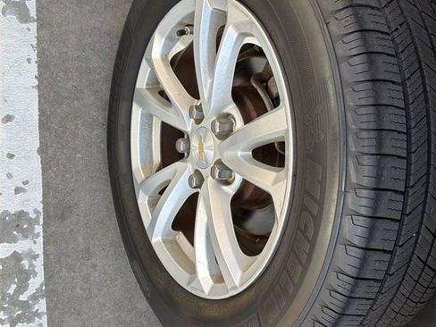 Used 2017 Chevrolet Equinox LS AWD/4WD image 38
