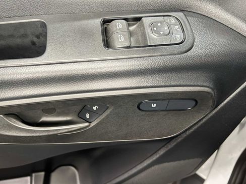 Used 2025 Mercedes-Benz Sprinter 2500 image 21