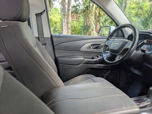 Used 2019 Chevrolet Traverse LT FWD image 10
