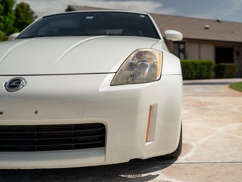 Used 2004 Nissan 350Z Touring w/ Cargo Convenience Pkg image 41