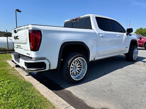 Used 2021 GMC Sierra 1500 AT4 w/ AT4 Value Package AWD/4WD image 4