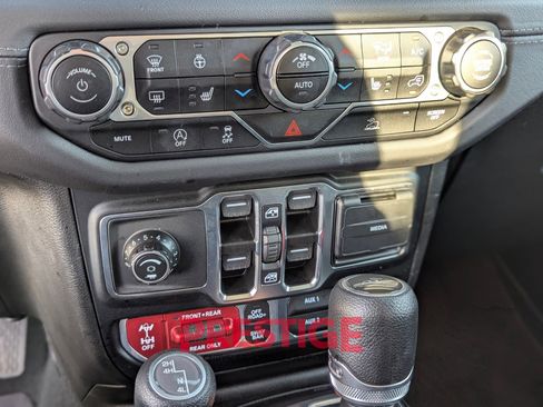 Used 2024 Jeep Gladiator Rubicon w/ Convenience Group image 23