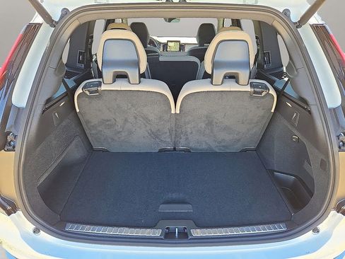 New 2026 Volvo XC90 B5 Core image 12