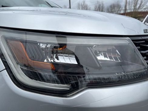 Used 2018 Ford Explorer Sport image 11