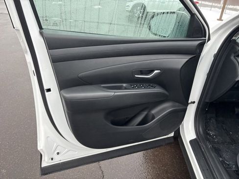 Used 2025 Hyundai Tucson SE image 11