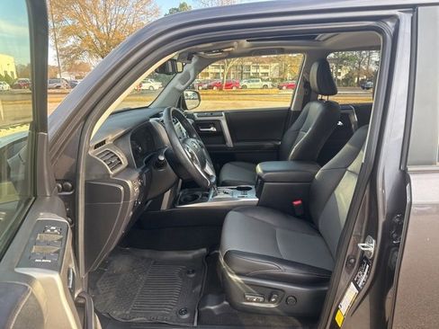 Used 2023 Toyota 4Runner SR5 Premium image 9