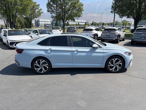 Used 2026 Volkswagen Jetta SEL FWD image 6