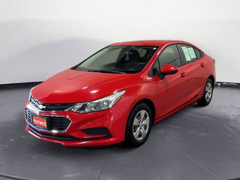 Used 2018 Chevrolet Cruze LS FWD image 2