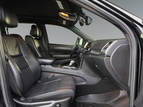 Used 2019 Jeep Grand Cherokee Limited w/ Luxury Group II image 21