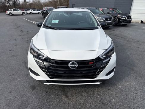 New 2025 Nissan Versa SR w/ Trunk Package FWD image 8