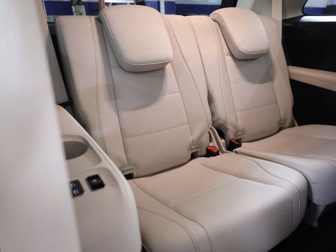 Used 2025 Mercedes-Benz GLS 450 4MATIC image 52