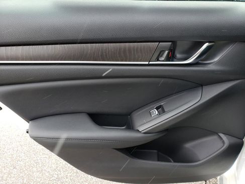 Used 2021 Honda Accord EX-L image 12