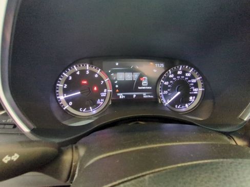 Used 2023 Toyota Highlander XLE AWD/4WD image 18