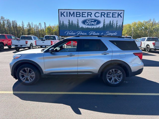 Used 2024 Ford Explorer XLT w/ Equipment Group 202A AWD/4WD image 2
