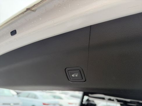 Used 2023 Cadillac Escalade ESV V w/ LPO, ONYX Package image 28