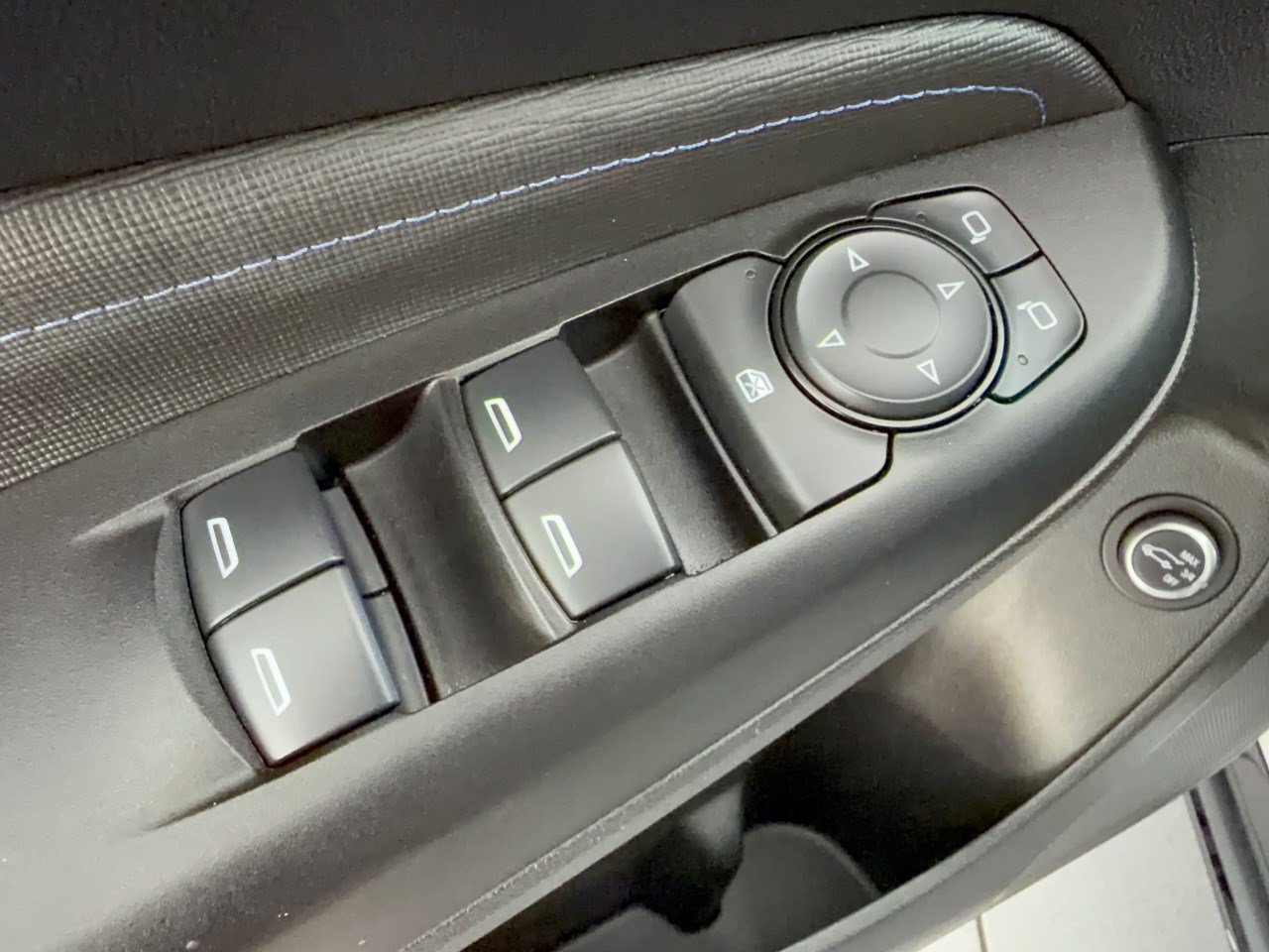 Used 2024 Buick Envista Sport Touring w/ Convenience I Package FWD image 15
