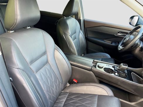 Used 2023 Nissan Rogue Platinum w/ Platinum Premium Package image 30