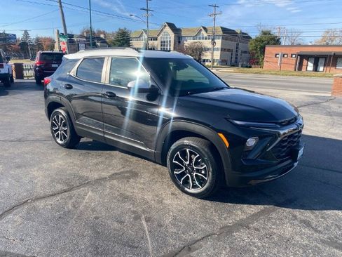 Used 2024 Chevrolet TrailBlazer ACTIV w/ Driver Confidence Package image 2