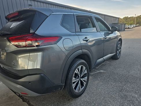 Used 2023 Nissan Rogue SV image 5