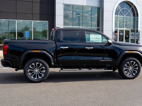 New 2026 GMC Canyon Denali AWD/4WD image 8