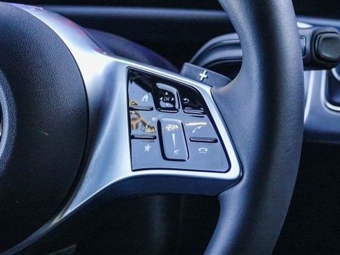 Used 2024 Mercedes-Benz EQB 300 300 image 24