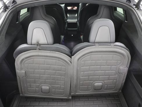 Used 2022 Tesla Model X image 32