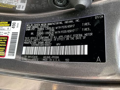 Certified 2024 Toyota Sienna XLE image 33