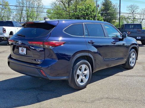 Used 2023 Toyota Highlander LE AWD/4WD image 7
