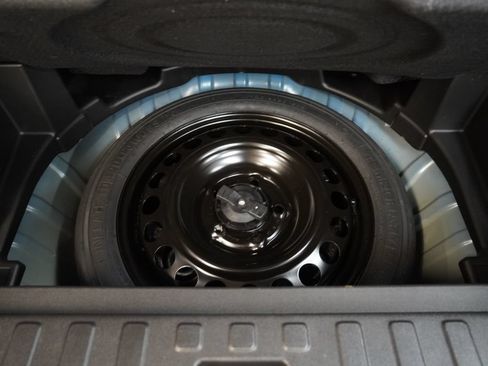 Used 2024 Chevrolet Equinox LT w/ LPO, Floor Liner Package FWD image 12