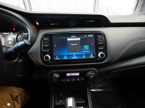 Used 2024 Nissan Kicks SR image 17