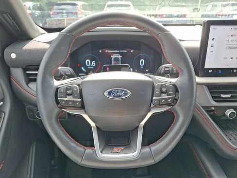 Used 2025 Ford Explorer ST AWD/4WD image 21