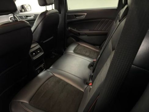 Used 2022 Ford Edge ST-Line w/ Class II Trailer Tow Package AWD/4WD image 14
