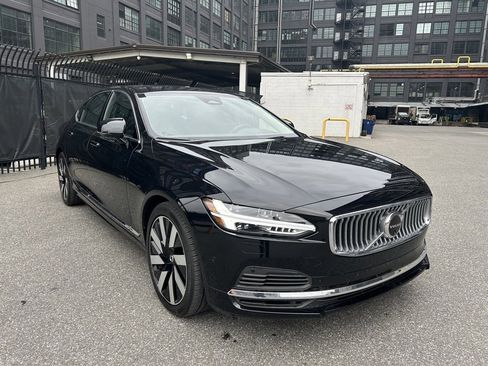 Certified 2025 Volvo S90 T8 Plus image 2