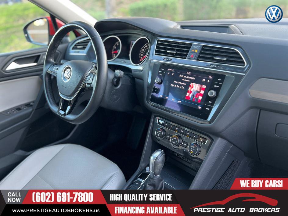 Used 2019 Volkswagen Tiguan SE w/ Panoramic Sunroof Package AWD/4WD image 4