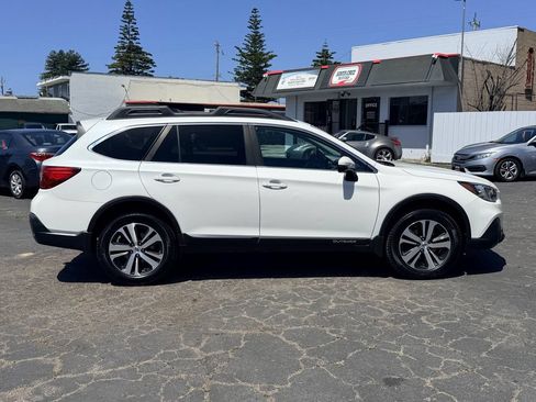 Used 2018 Subaru Outback 2.5i Limited AWD/4WD image 7