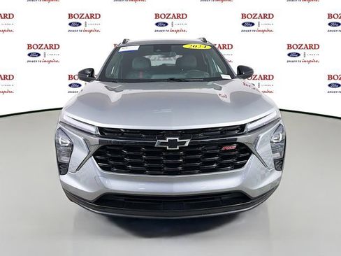 Used 2024 Chevrolet Trax RS w/ Driver Confidence Package FWD image 2