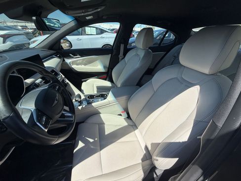 Used 2025 Genesis G70 2.5T image 36
