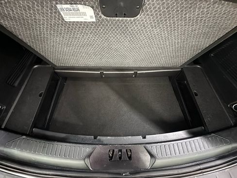 Used 2022 Ford Explorer XLT w/ Equipment Group 202A AWD/4WD image 12