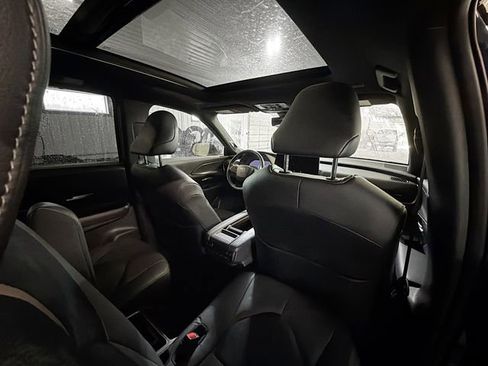 Used 2024 Toyota Grand Highlander MAX Platinum image 11