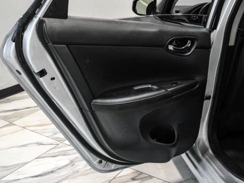Used 2017 Nissan Sentra S FWD image 39