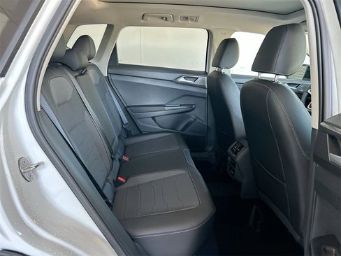 New 2026 Volkswagen Taos SE image 40