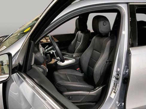 Used 2025 Mercedes-Benz GLS 450 4MATIC image 8